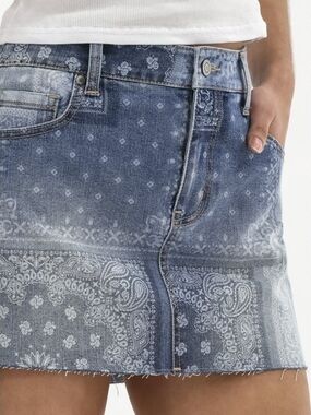 Blue Bandana-Print Mini Denim Skirt. Size XS